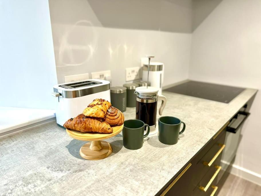 Bournemouth Getaway: 3Br Apartment Near Beach 外观 照片